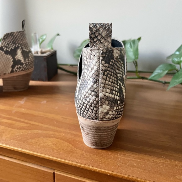 Dolce Vita Snake Print Booties Size 8 - Picture 6 of 10